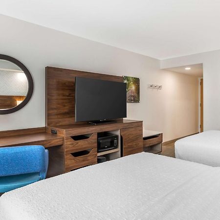 Hampton Inn Petersburg-Fort Gregg Adams Екстер'єр фото