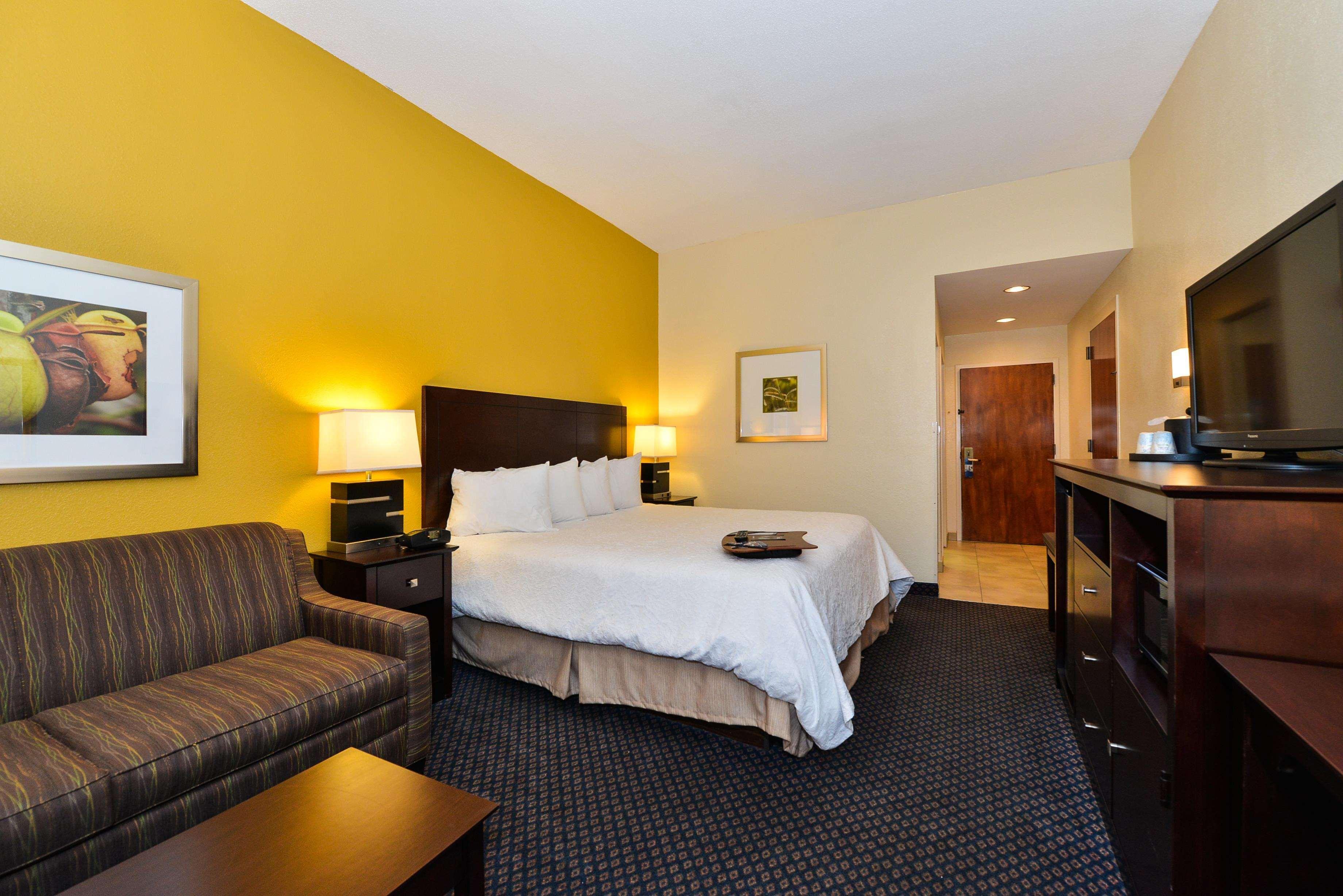 Hampton Inn Petersburg-Fort Gregg Adams Екстер'єр фото