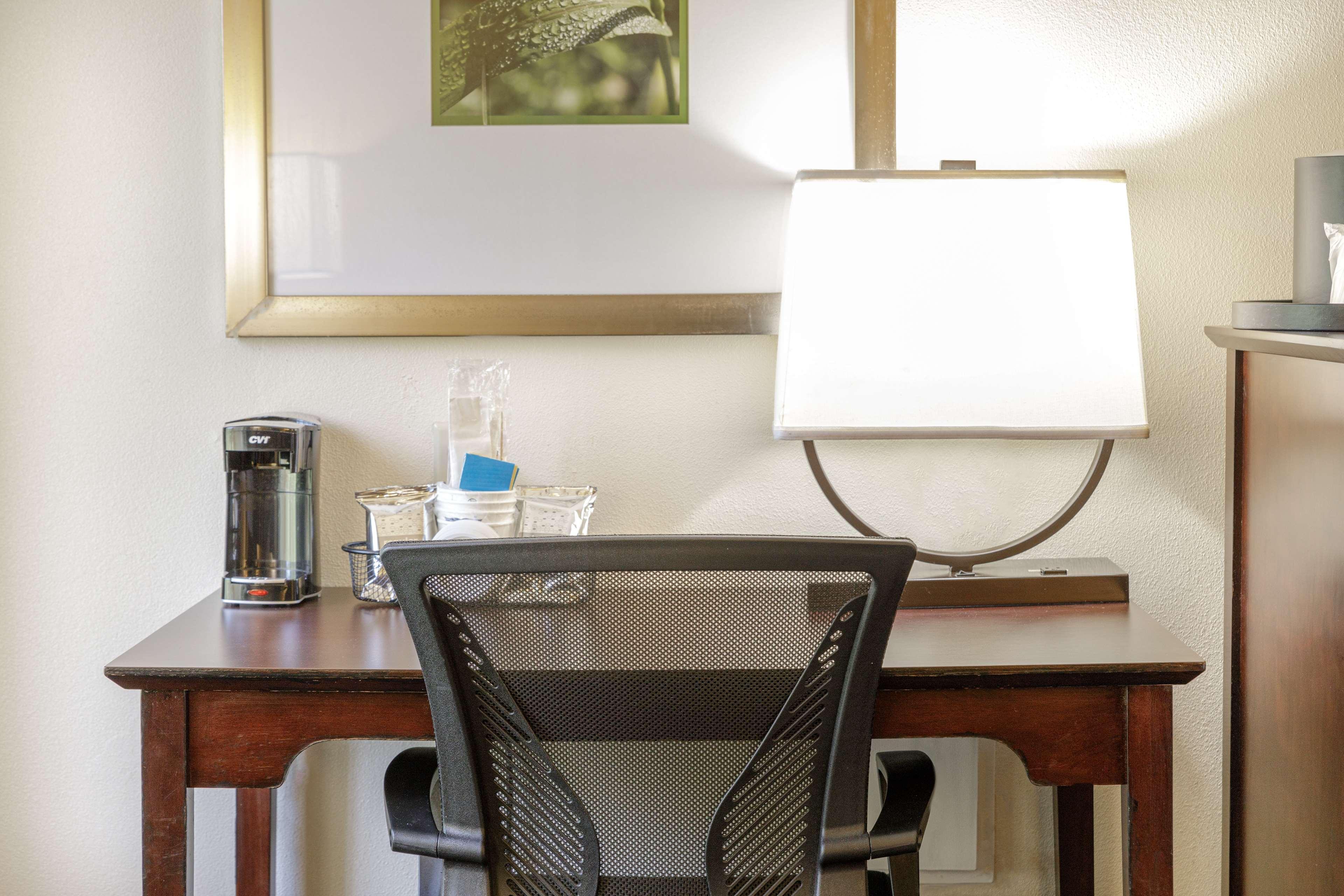 Hampton Inn Petersburg-Fort Gregg Adams Екстер'єр фото