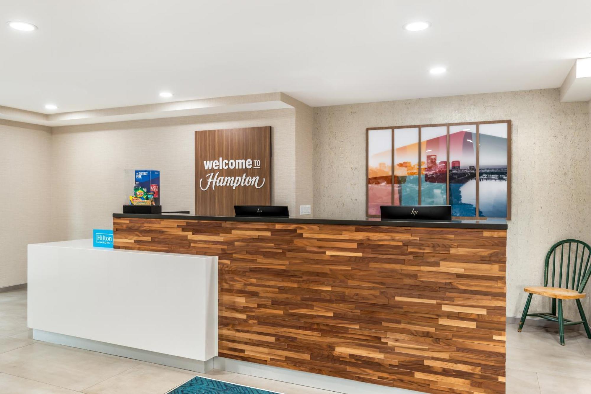 Hampton Inn Petersburg-Fort Gregg Adams Екстер'єр фото