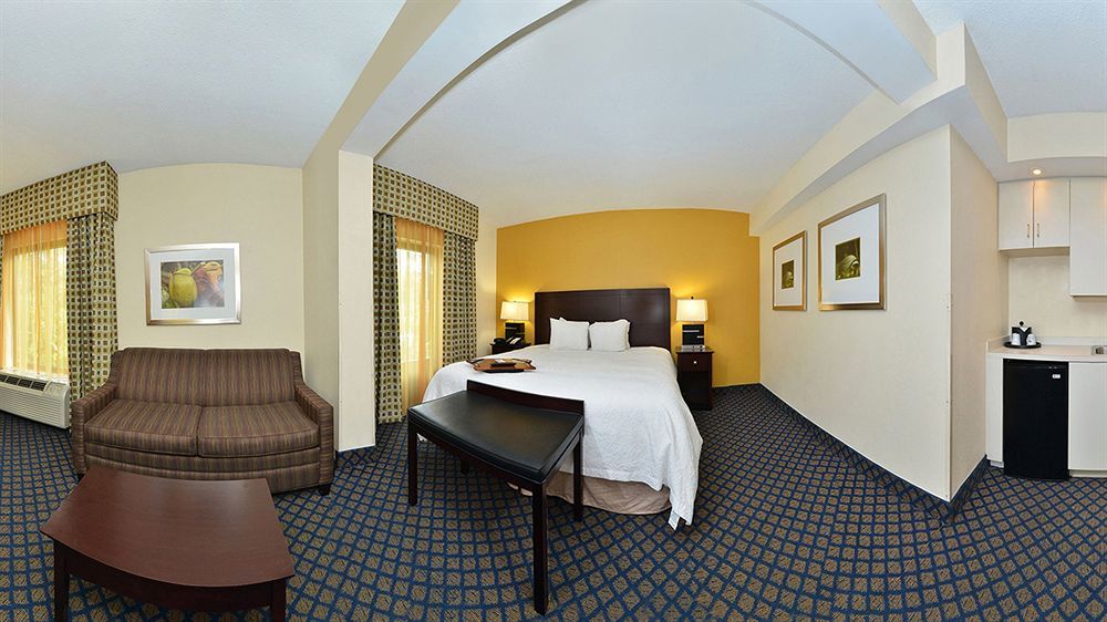 Hampton Inn Petersburg-Fort Gregg Adams Екстер'єр фото