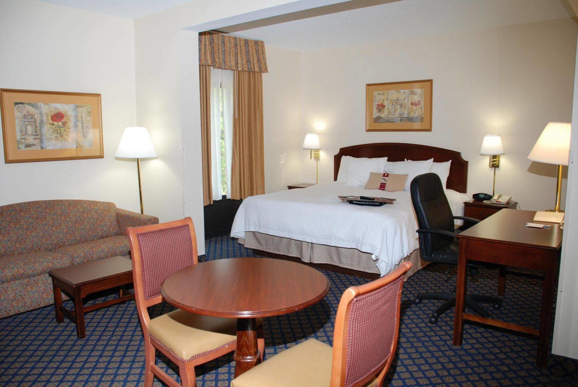 Hampton Inn Petersburg-Fort Gregg Adams Номер фото